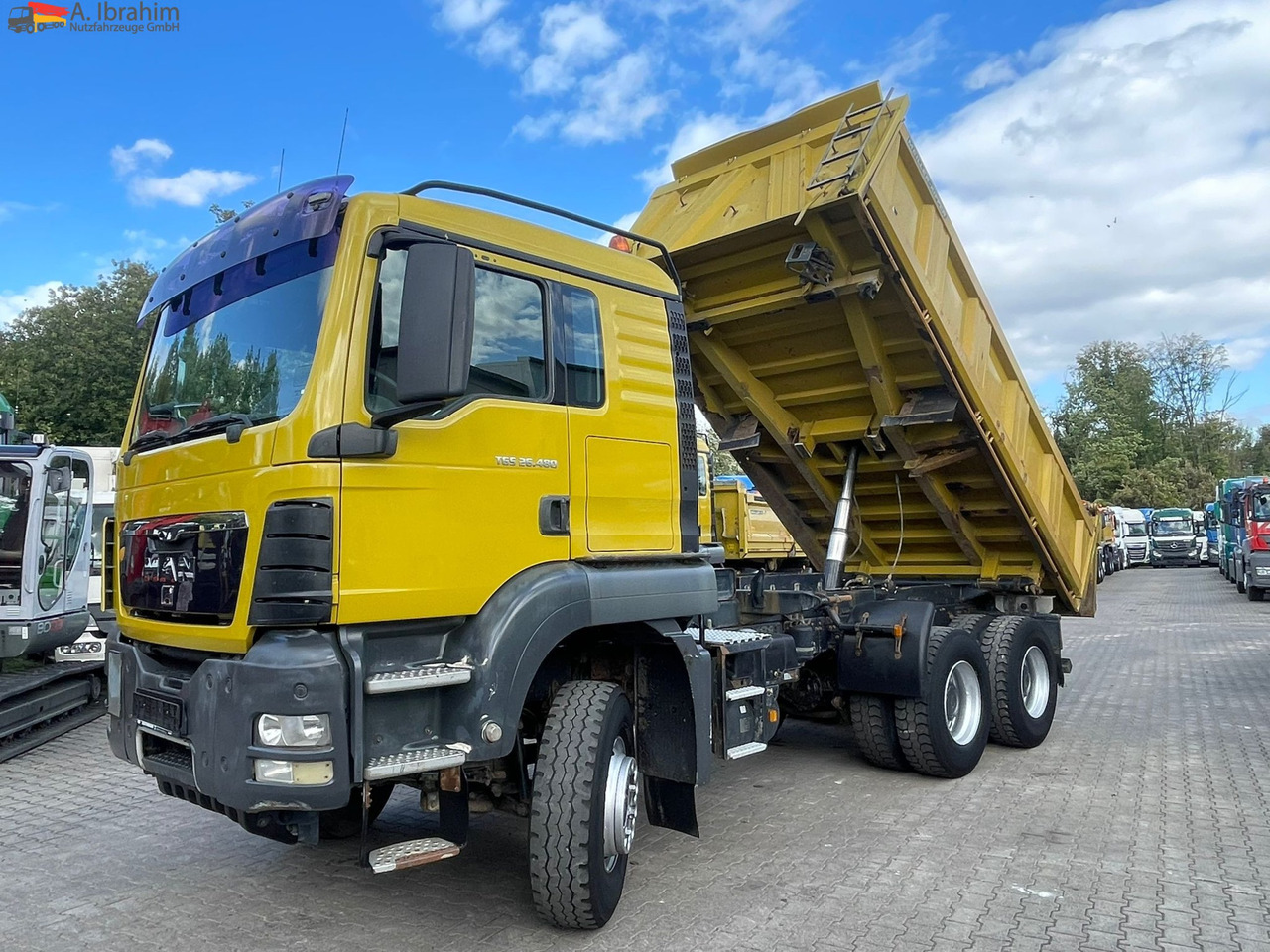 MAN TGS 26.480 Meiller 3 Seiten | 6x4 | Schalter | 3 Pedals | deutsches Fahrzeug - Kamion vetëshkarkues: foto 1 MAN TGS 26.480 Meiller 3 Seiten | 6x4 | Schalter | 3 Pedals | deutsches Fahrzeug - Kamion vetëshkarkues: foto 1