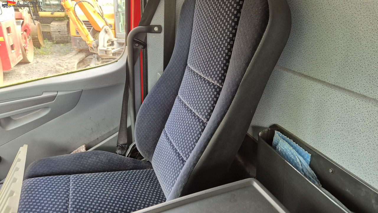 Mercedes-Benz 1222 Werkstattkoffer mit Regalsystem - Kamion vagonetë: foto 5 Mercedes-Benz 1222 Werkstattkoffer mit Regalsystem - Kamion vagonetë: foto 5