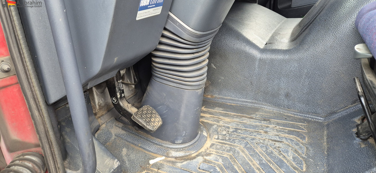 Mercedes-Benz 823 LBW | Radstand 4900 mm | 7.2 m Pritsche Klima | 3 Pedals - Kamioncine me tendë: foto 4 Mercedes-Benz 823 LBW | Radstand 4900 mm | 7.2 m Pritsche Klima | 3 Pedals - Kamioncine me tendë: foto 4