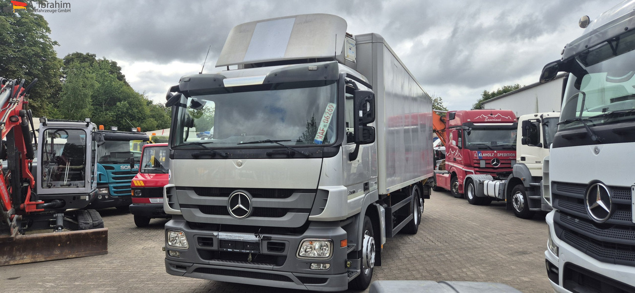 Mercedes-Benz DB 2536, 7,50 m Koffer LBW, Kamera, Carrier 850 Liftachse, mp3 - Kamion frigorifer: foto 1 Mercedes-Benz DB 2536, 7,50 m Koffer LBW, Kamera, Carrier 850 Liftachse, mp3 - Kamion frigorifer: foto 1