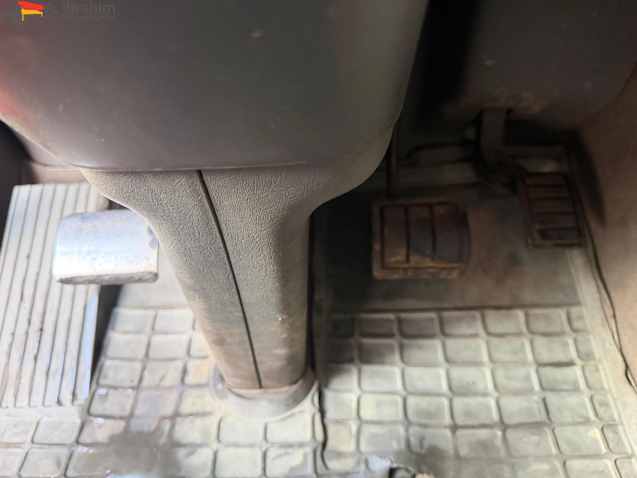 Volvo FH12-420 8x2 Fahrzeugpapiere Schweiz - Kamion vetëngarkues: foto 2 Volvo FH12-420 8x2 Fahrzeugpapiere Schweiz - Kamion vetëngarkues: foto 2