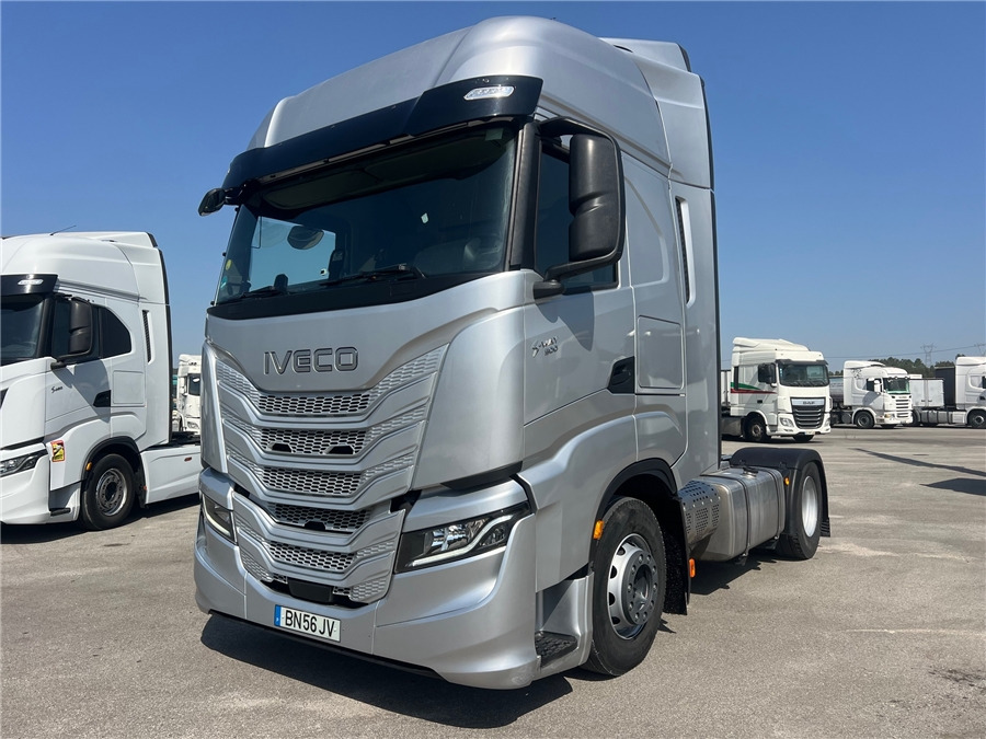 Iveco S-WAY 500 - Gjysmë-kamion: foto 1 Iveco S-WAY 500 - Gjysmë-kamion: foto 1