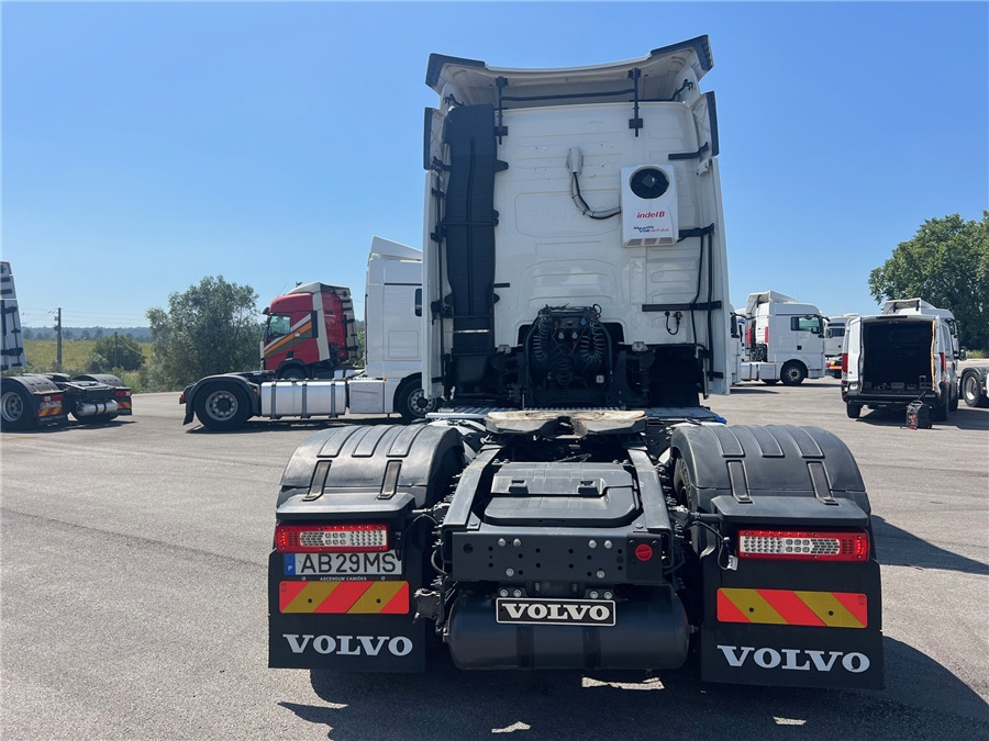 Volvo FH500 - Gjysmë-kamion: foto 5 Volvo FH500 - Gjysmë-kamion: foto 5