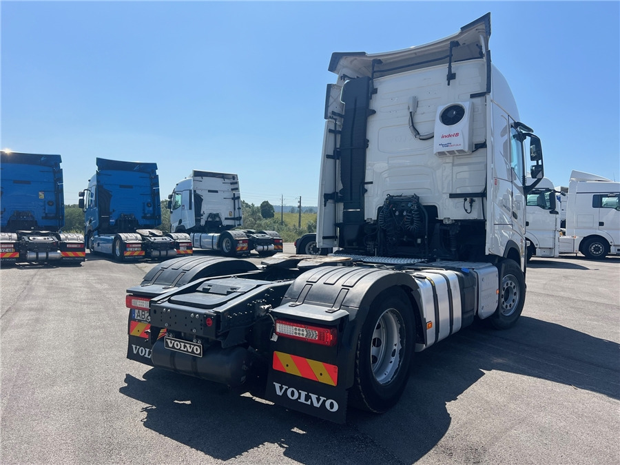 Volvo FH500 - Gjysmë-kamion: foto 4 Volvo FH500 - Gjysmë-kamion: foto 4