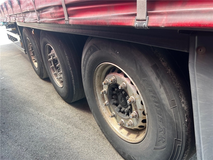 SCHMITZ CARGOBULL SCB-S3T TETO ELEVAR - Gjysmë rimorkio me tendë: foto 5 SCHMITZ CARGOBULL SCB-S3T TETO ELEVAR - Gjysmë rimorkio me tendë: foto 5