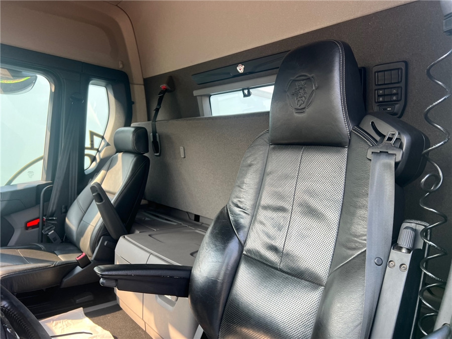 Kamion kabinë-shasi Scania R650: foto 18