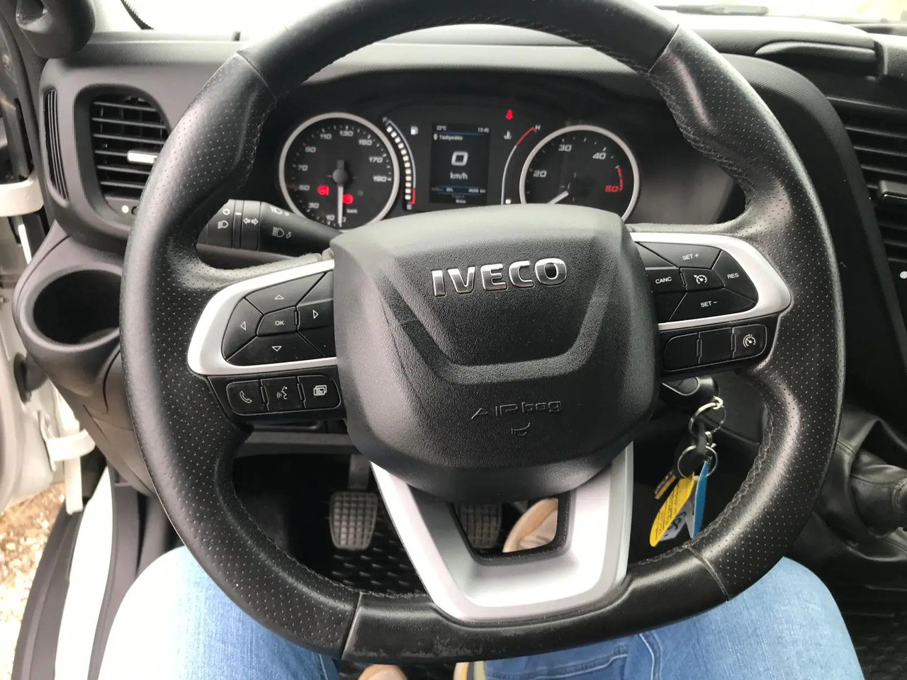 IVECO DAILY 35C16 CC 3000 - Kamioncine me tendë: foto 3 IVECO DAILY 35C16 CC 3000 - Kamioncine me tendë: foto 3