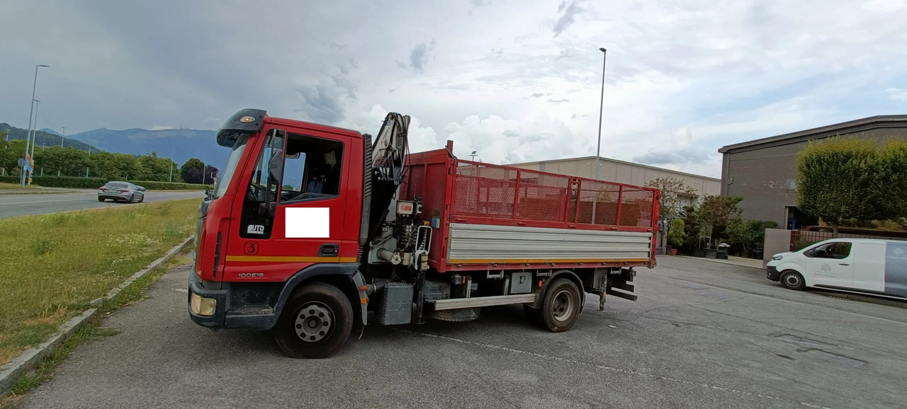 IVECO EUROCARGO 100E18 RIBALTABILE CON GRU - Kamion vetëshkarkues: foto 2 IVECO EUROCARGO 100E18 RIBALTABILE CON GRU - Kamion vetëshkarkues: foto 2
