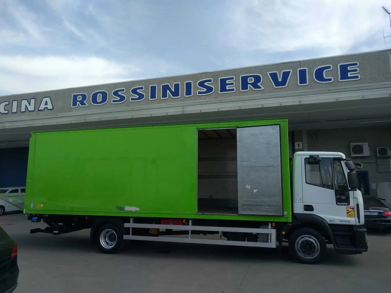IVECO EUROCARGO 120E18 - Kamion vagonetë: foto 5 IVECO EUROCARGO 120E18 - Kamion vagonetë: foto 5