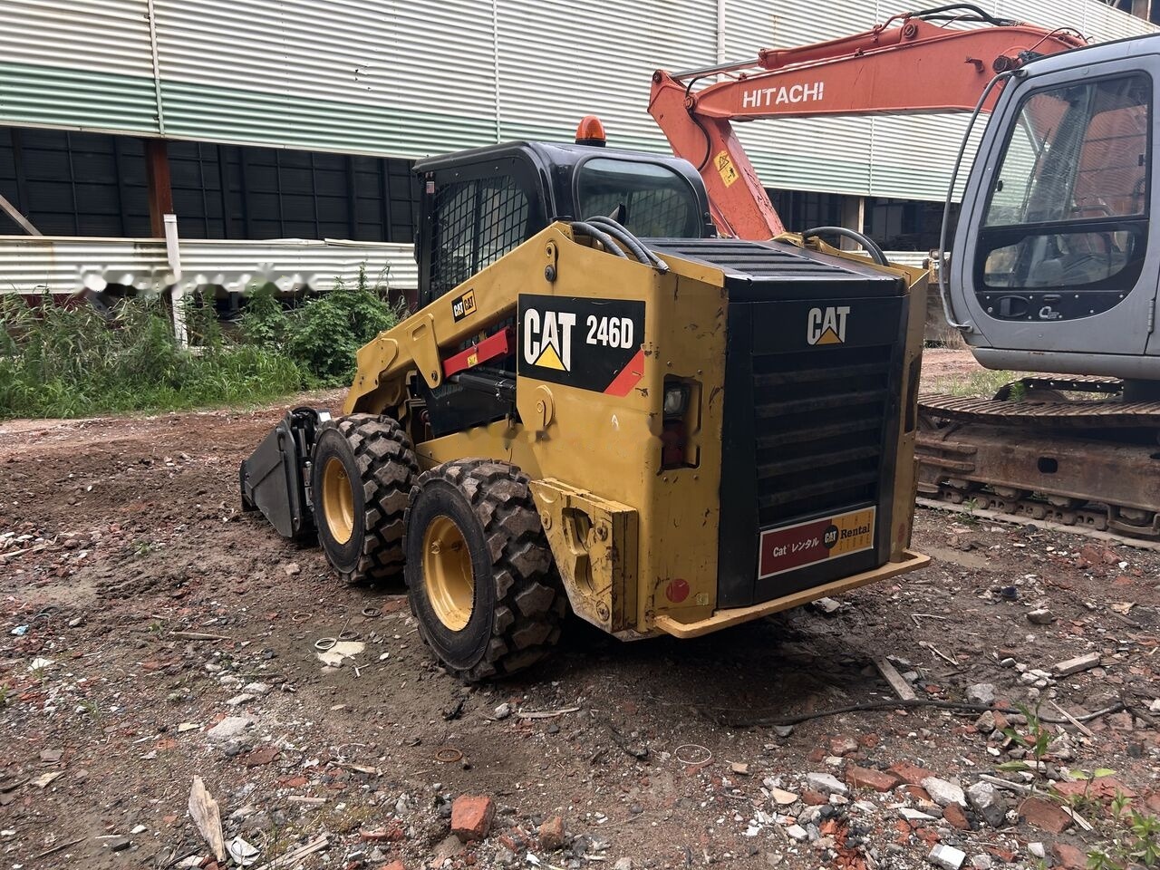 Caterpillar 246D - Mini fadrom: foto 2 Caterpillar 246D - Mini fadrom: foto 2