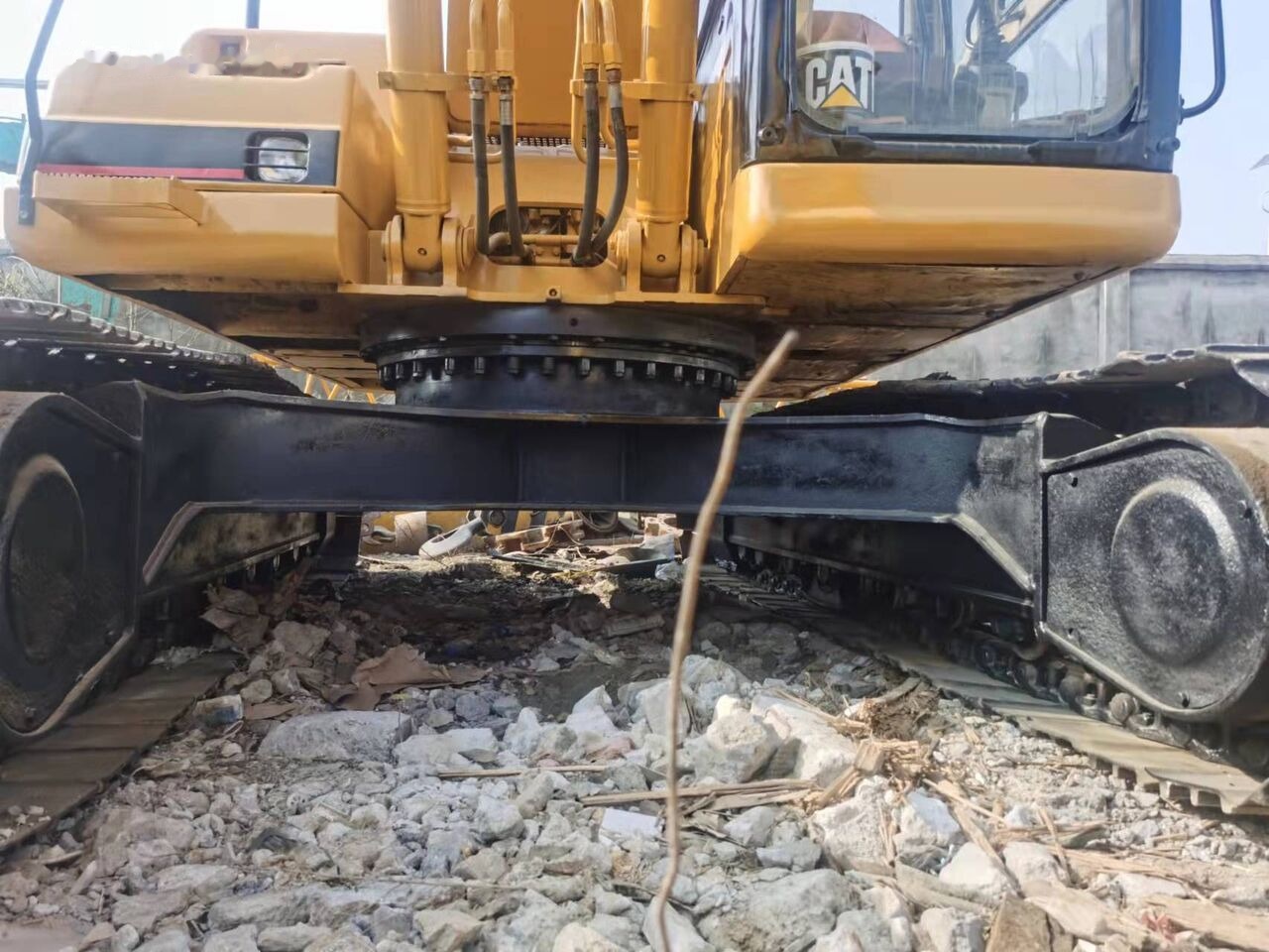 Caterpillar 320B - Ekskavator me zinxhirë: foto 1 Caterpillar 320B - Ekskavator me zinxhirë: foto 1