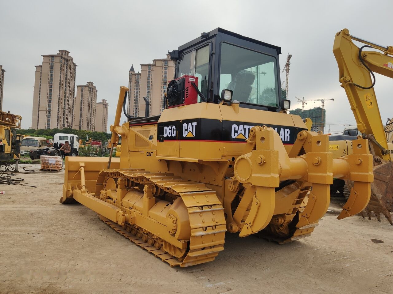 Caterpillar D6G - Buldozer: foto 1 Caterpillar D6G - Buldozer: foto 1