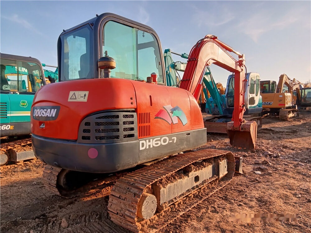 Doosan DH60-7 - Miniekskavator: foto 2 Doosan DH60-7 - Miniekskavator: foto 2