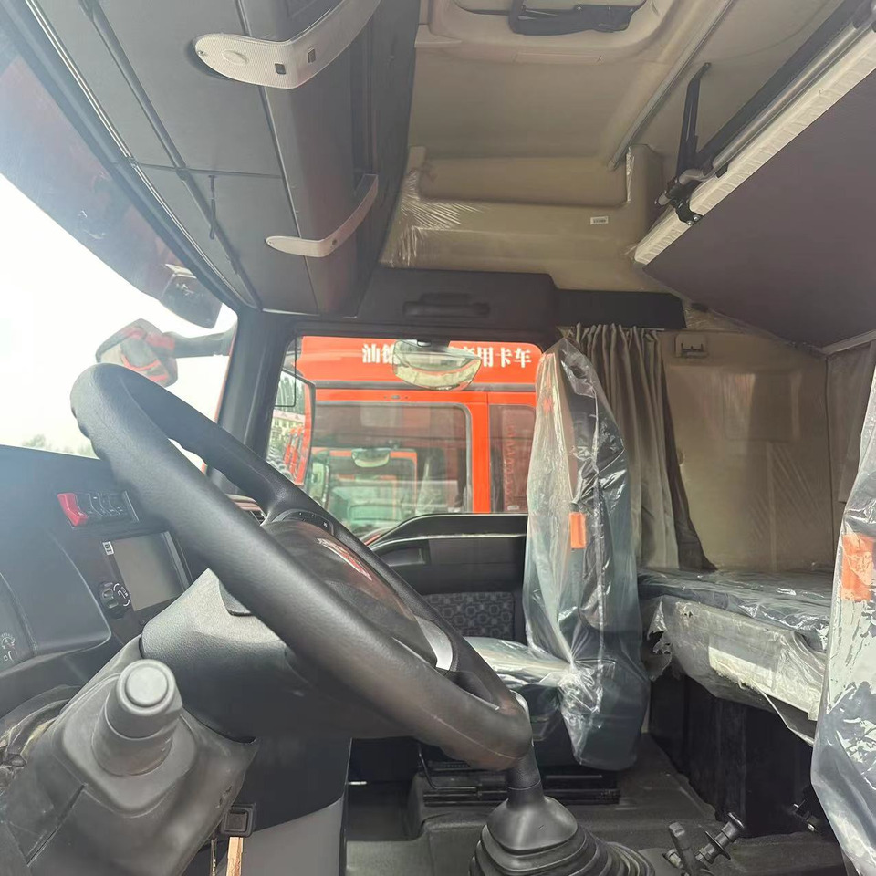 Sinotruk - Gjysmë-kamion: foto 3 Sinotruk - Gjysmë-kamion: foto 3