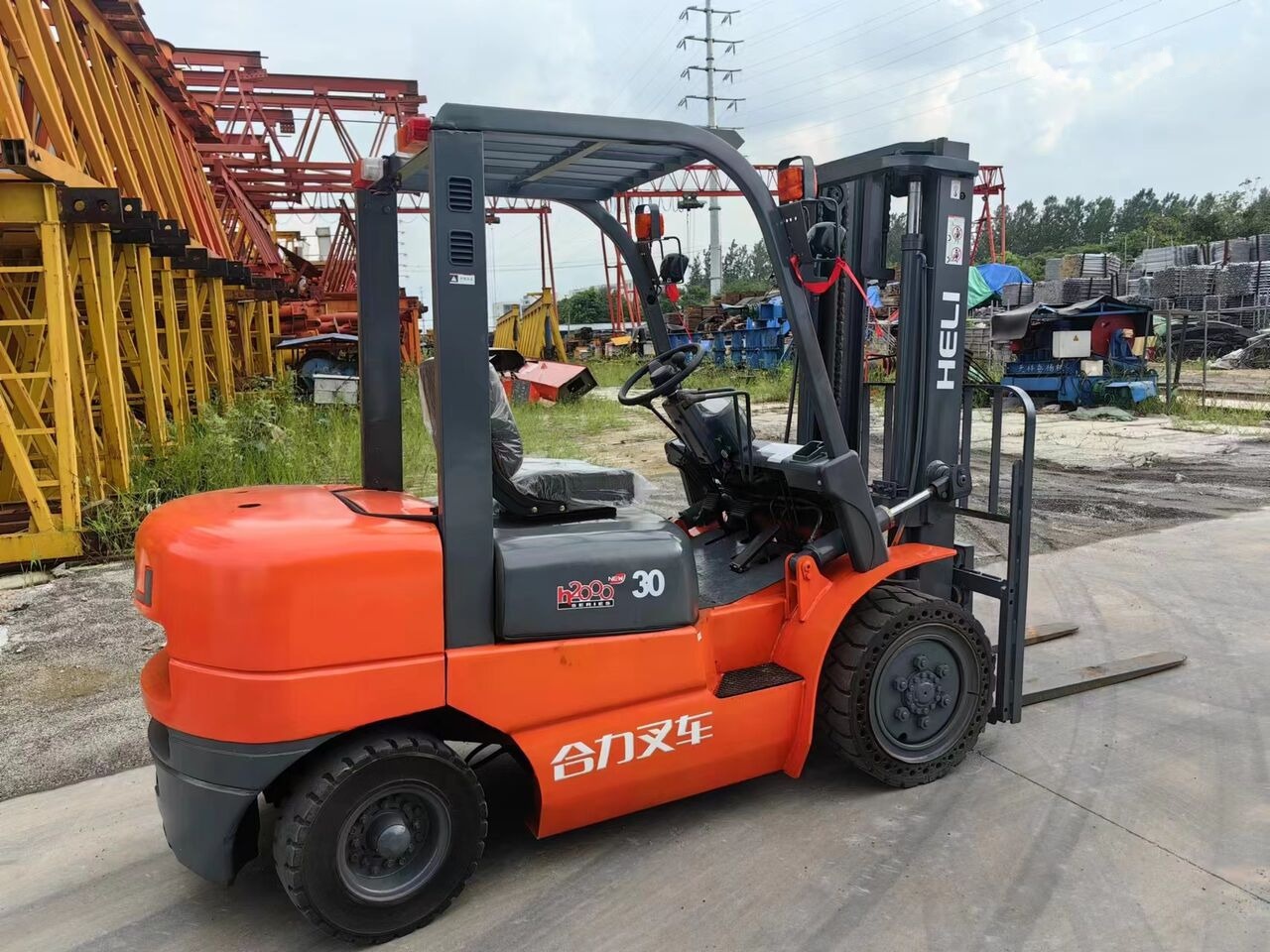 Heli 3tons K30 - Pirun më naftë: foto 3 Heli 3tons K30 - Pirun më naftë: foto 3