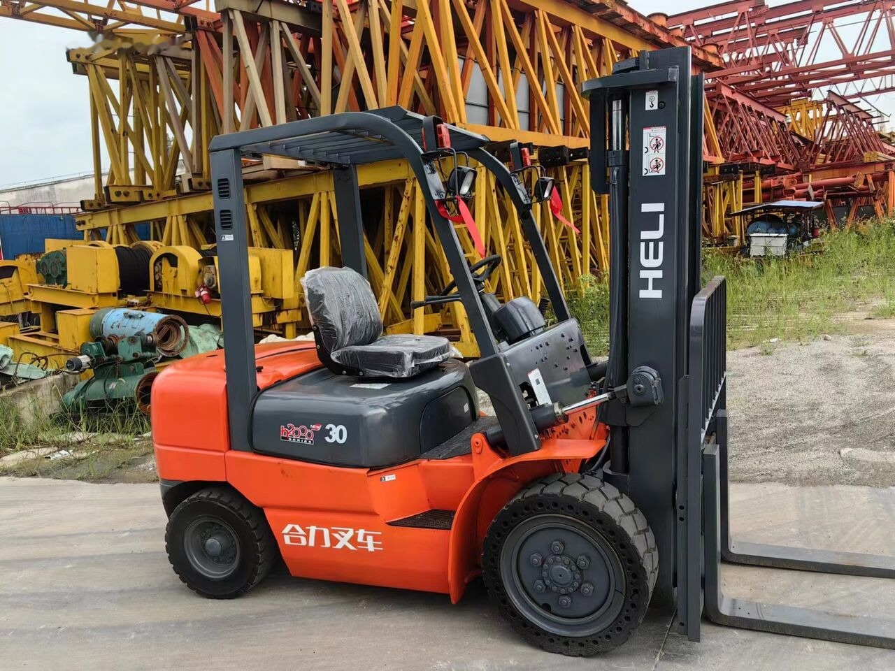 Heli 3tons K30 - Pirun më naftë: foto 1 Heli 3tons K30 - Pirun më naftë: foto 1