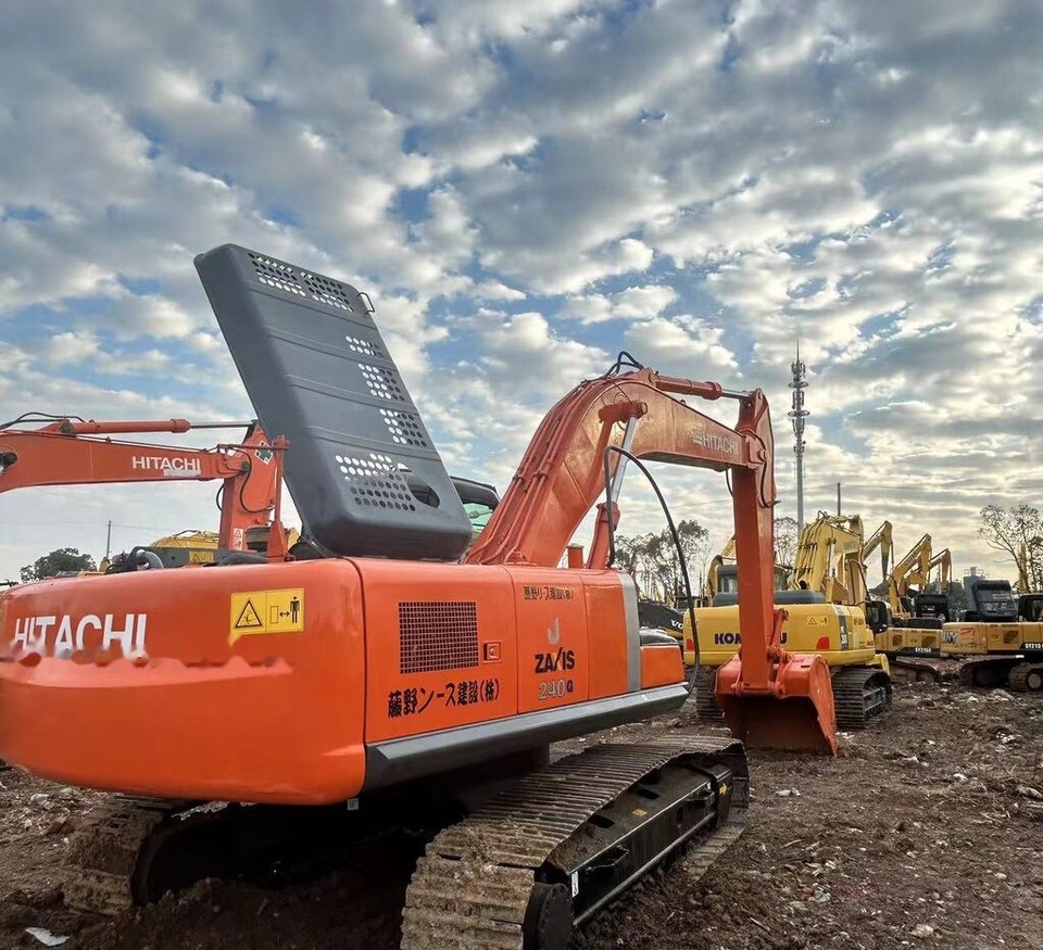 Hitachi ZX240 - Ekskavator me zinxhirë: foto 2 Hitachi ZX240 - Ekskavator me zinxhirë: foto 2