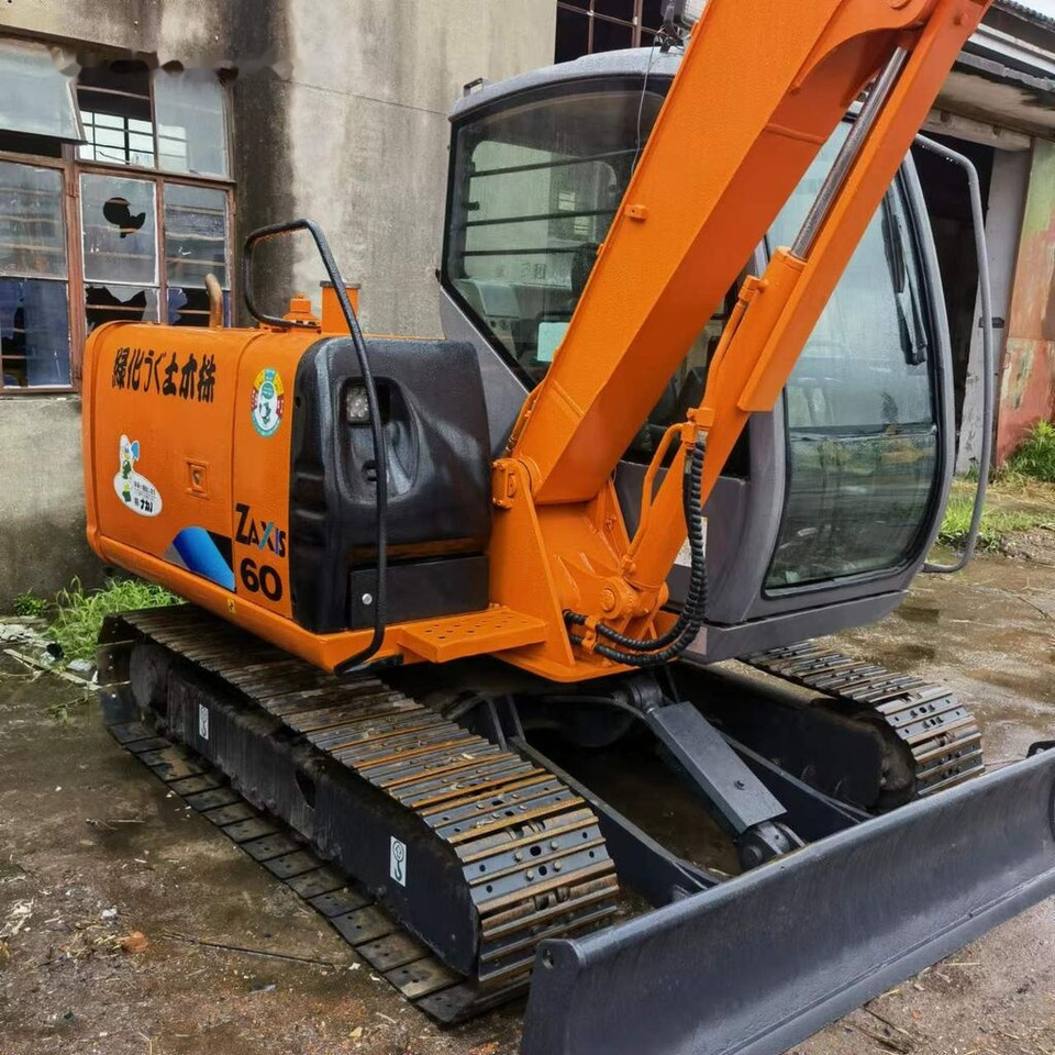 Hitachi ZX60 - Ekskavator me zinxhirë: foto 1 Hitachi ZX60 - Ekskavator me zinxhirë: foto 1