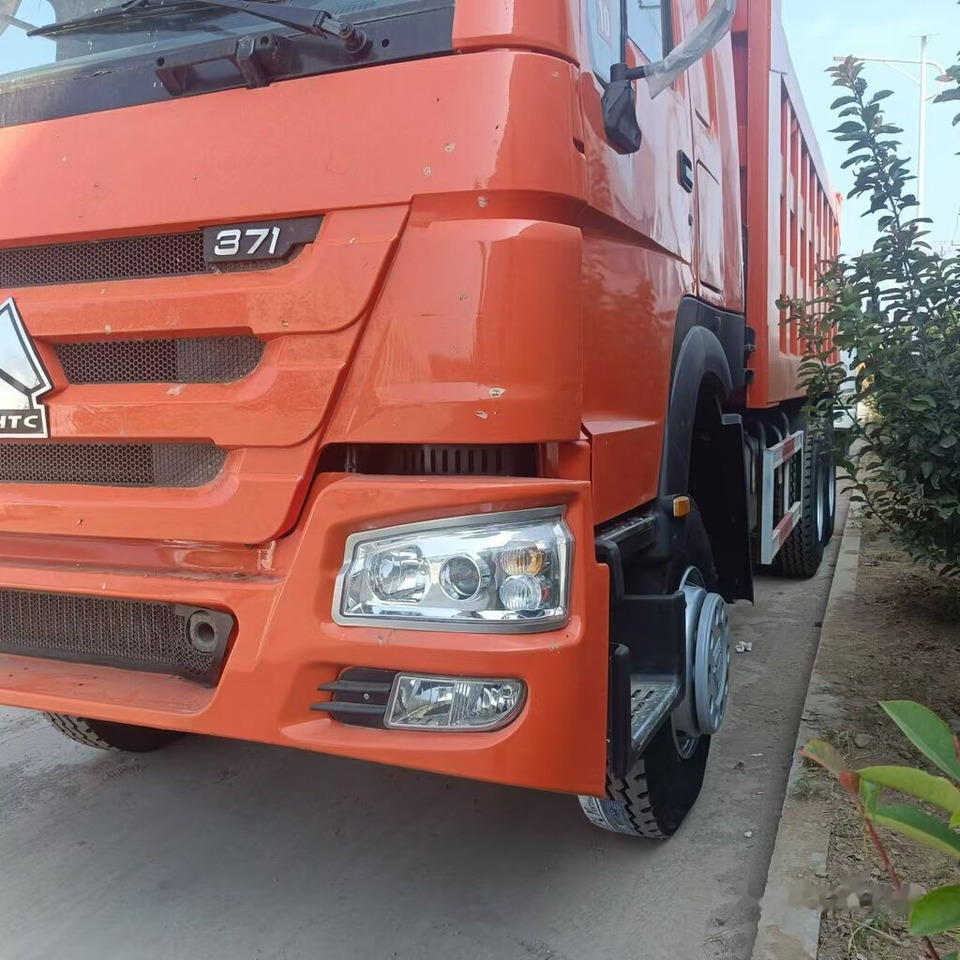 Howo 371 6*4 new tires - Kamion vetëshkarkues: foto 2 Howo 371 6*4 new tires - Kamion vetëshkarkues: foto 2