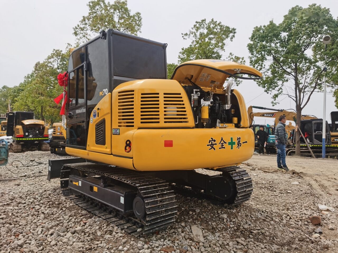 Komatsu PC70-8 - Ekskavator me zinxhirë: foto 4 Komatsu PC70-8 - Ekskavator me zinxhirë: foto 4