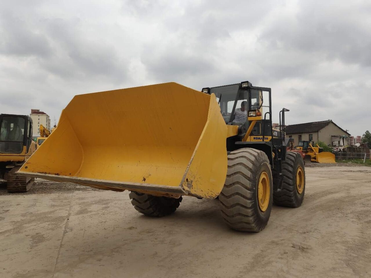 Komatsu WA470 - Fadrom me goma: foto 1 Komatsu WA470 - Fadrom me goma: foto 1