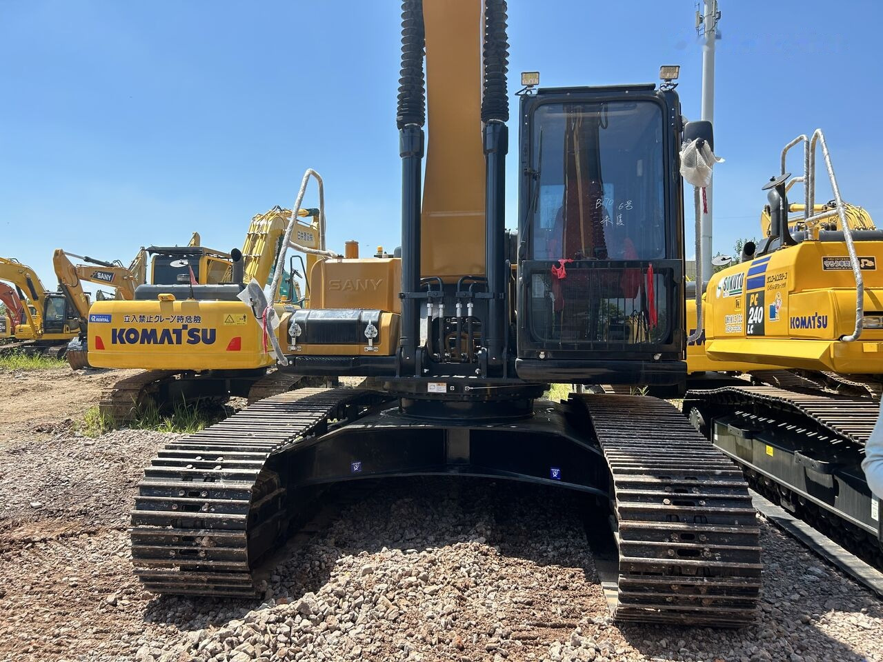 Sany SY215C PRO - Ekskavator me zinxhirë: foto 2 Sany SY215C PRO - Ekskavator me zinxhirë: foto 2