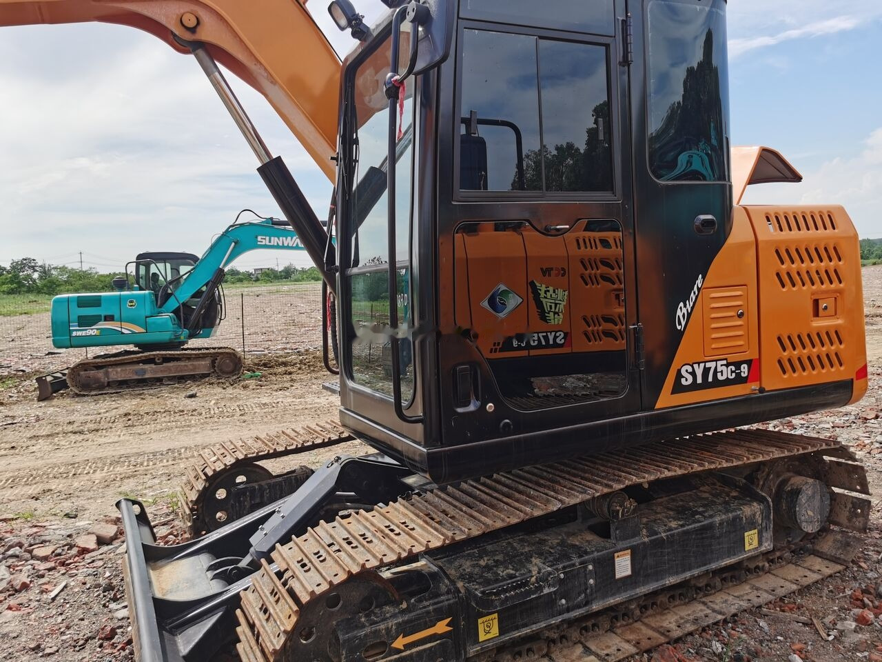 Sany SY75 - Ekskavator me zinxhirë: foto 3 Sany SY75 - Ekskavator me zinxhirë: foto 3