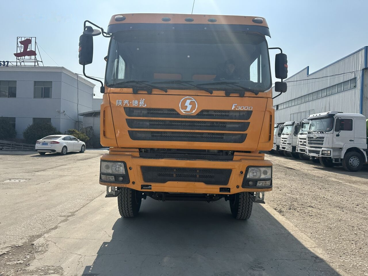 Kamion vetëshkarkues Shacman F3000: foto 6