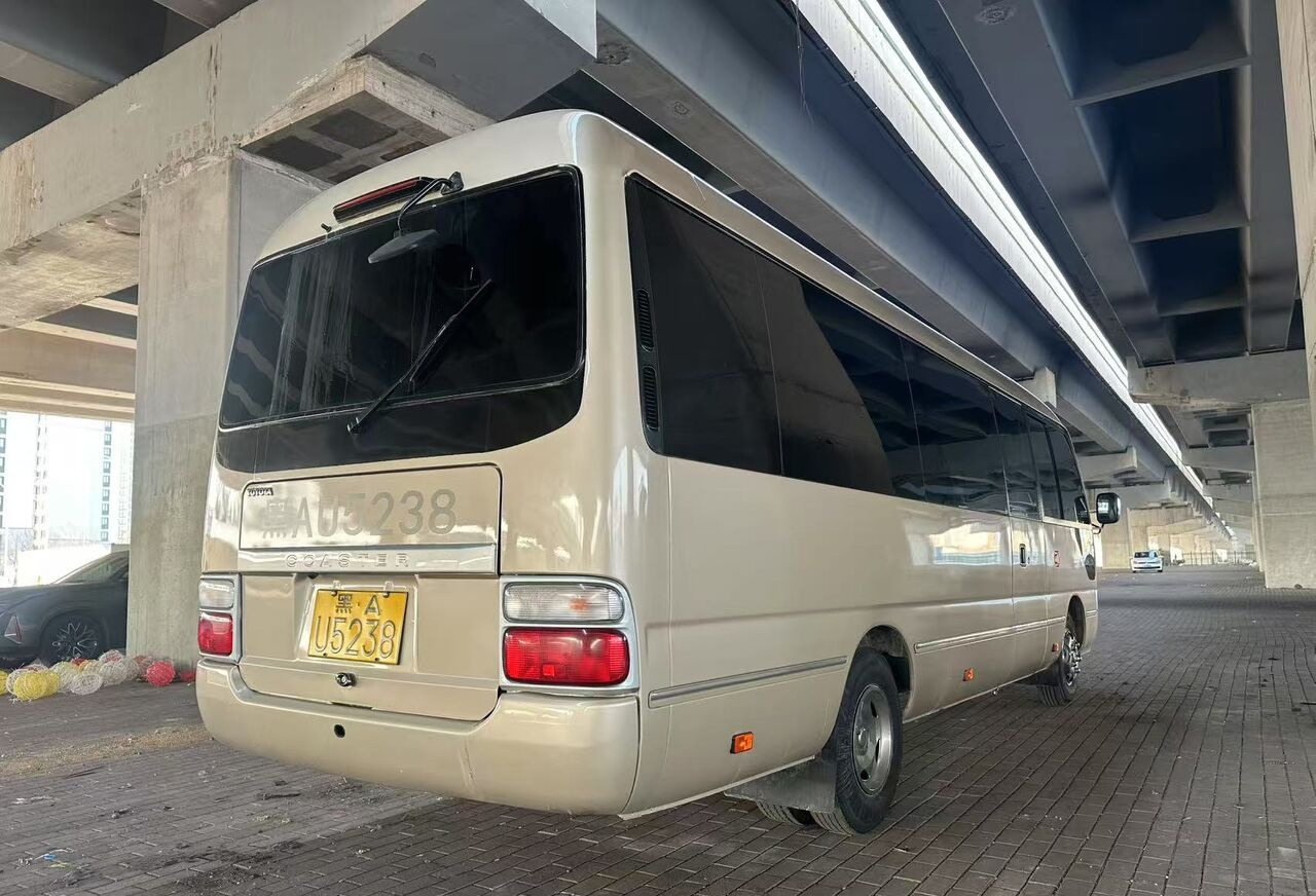 Toyota 1HZ - Autobus suburban: foto 2 Toyota 1HZ - Autobus suburban: foto 2