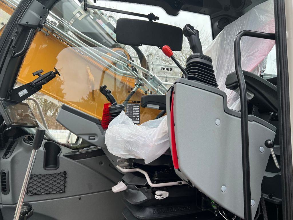 Liebherr R 922 G 6.0-D Liebherr R 922 G 6.0-D - Ekskavator me zinxhirë: foto 4 Liebherr R 922 G 6.0-D Liebherr R 922 G 6.0-D - Ekskavator me zinxhirë: foto 4