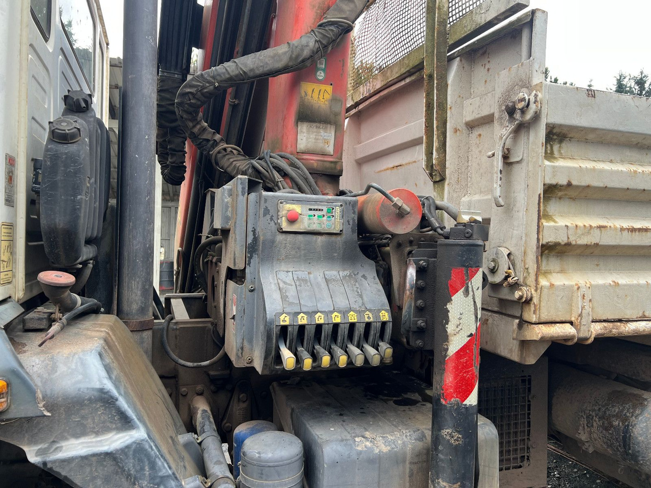 MAN 18.264 Kran - Kamion vetëshkarkues, Kamion me vinç: foto 3 MAN 18.264 Kran - Kamion vetëshkarkues, Kamion me vinç: foto 3