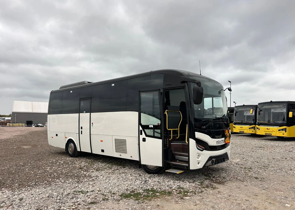 Isuzu Grand Toro - Autobus suburban: foto 2 Isuzu Grand Toro - Autobus suburban: foto 2