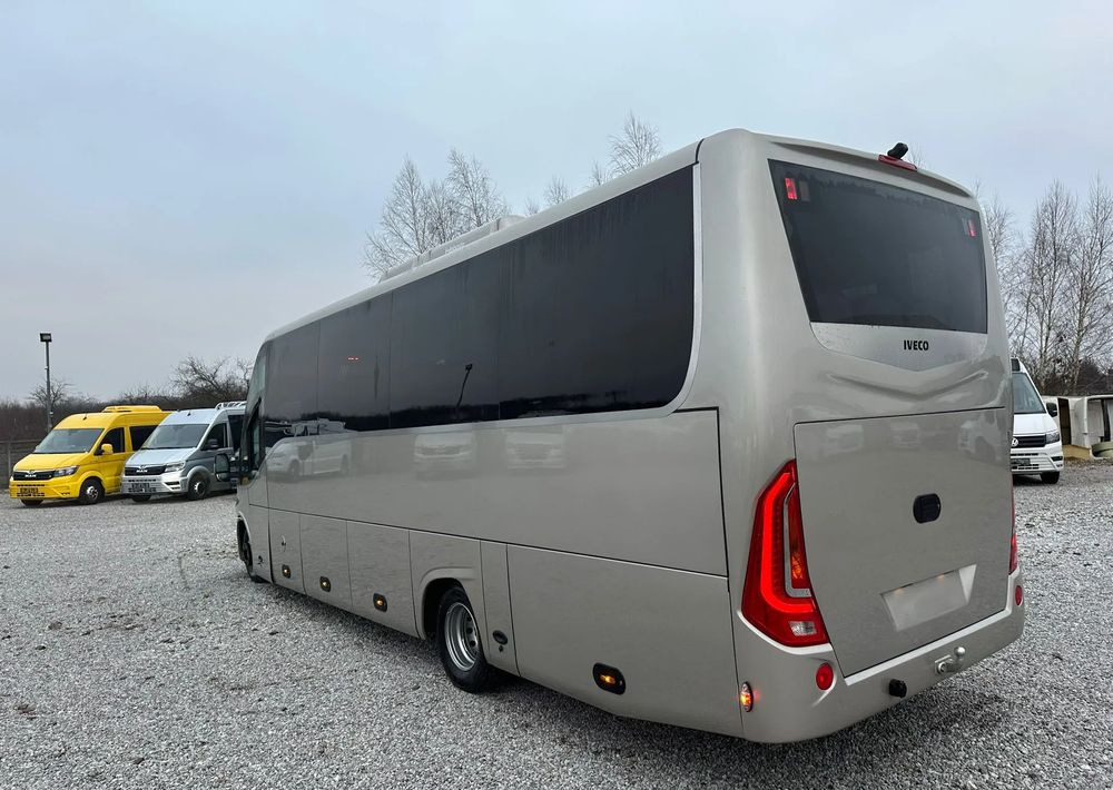 Iveco Daily - Minibus, Furgon pasagjerësh: foto 5 Iveco Daily - Minibus, Furgon pasagjerësh: foto 5
