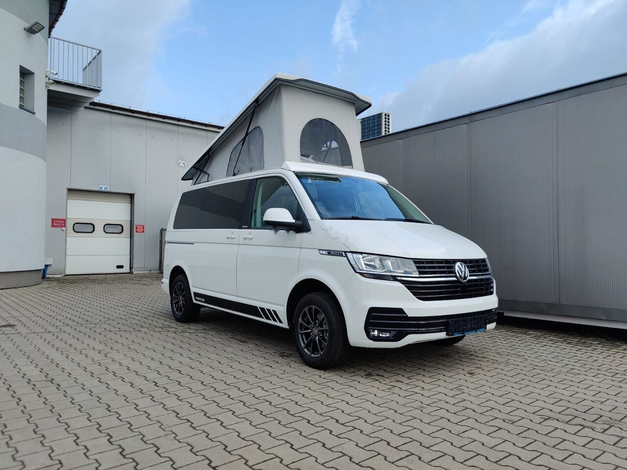 Volkswagen T6.1 Mercus Camper California - Kamper: foto 1 Volkswagen T6.1 Mercus Camper California - Kamper: foto 1