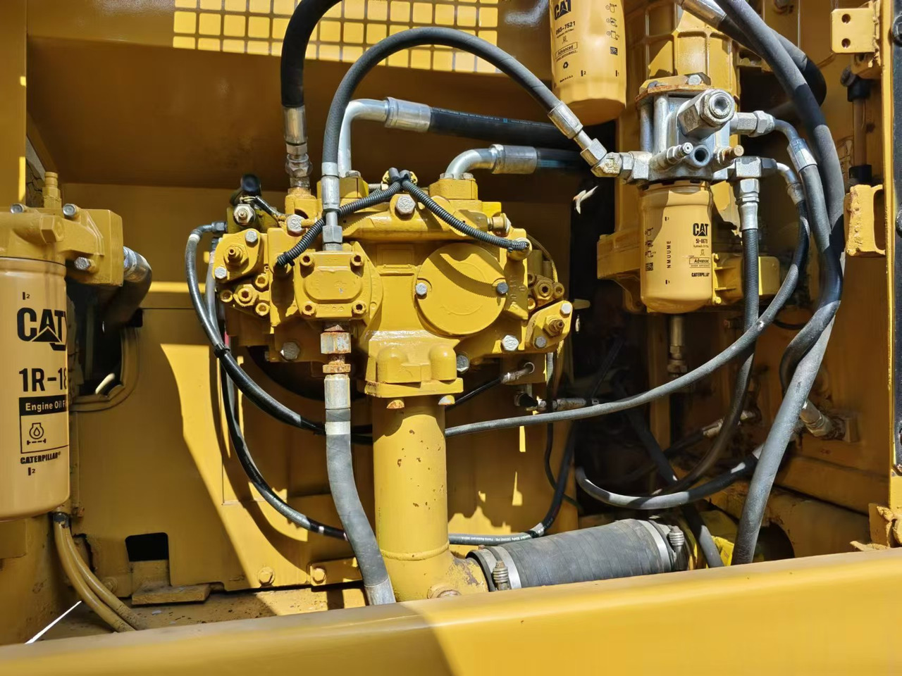 CAT 330D2 - Ekskavator me zinxhirë: foto 4 CAT 330D2 - Ekskavator me zinxhirë: foto 4