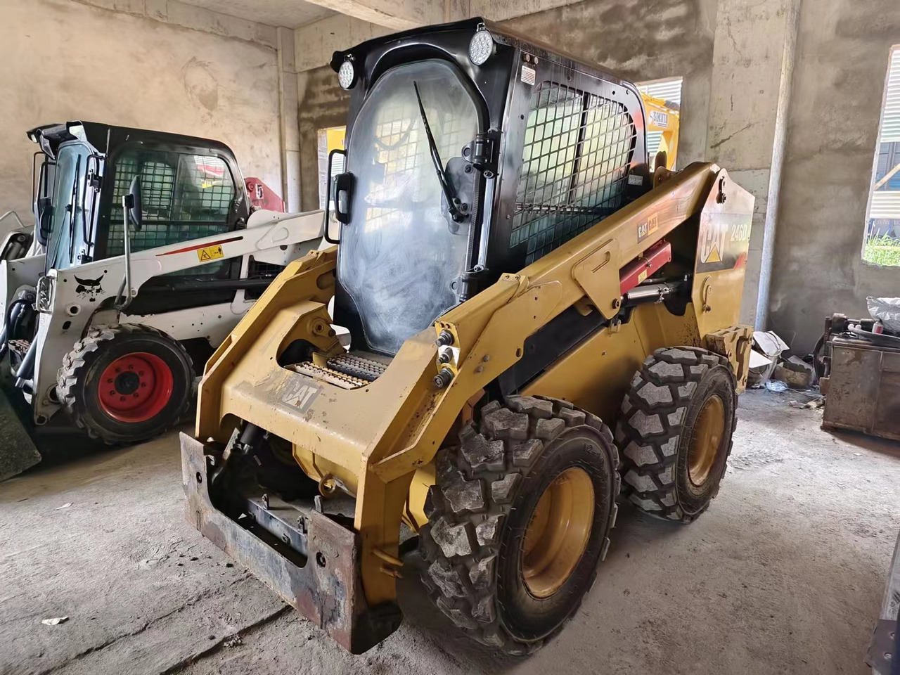 CATERPILLAR 246D - Mini fadrom: foto 4 CATERPILLAR 246D - Mini fadrom: foto 4