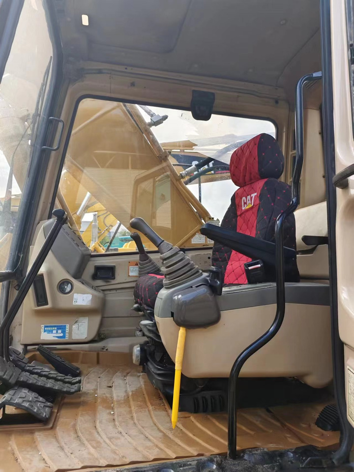 CATERPILLAR 320BL - Ekskavator me zinxhirë: foto 3 CATERPILLAR 320BL - Ekskavator me zinxhirë: foto 3