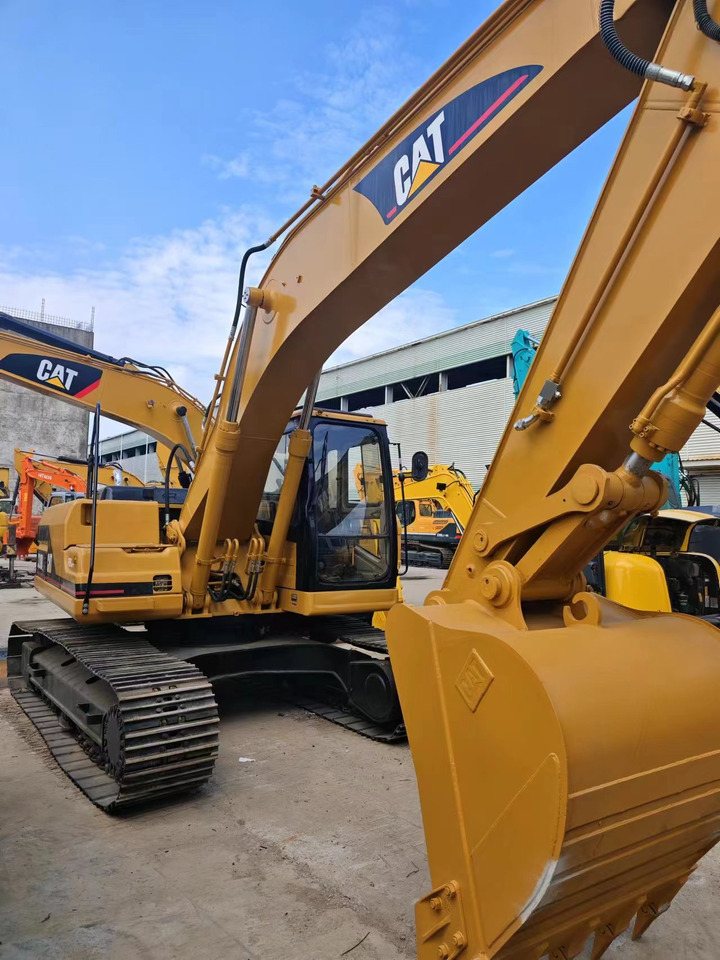 CATERPILLAR 320BL - Ekskavator me zinxhirë: foto 4 CATERPILLAR 320BL - Ekskavator me zinxhirë: foto 4