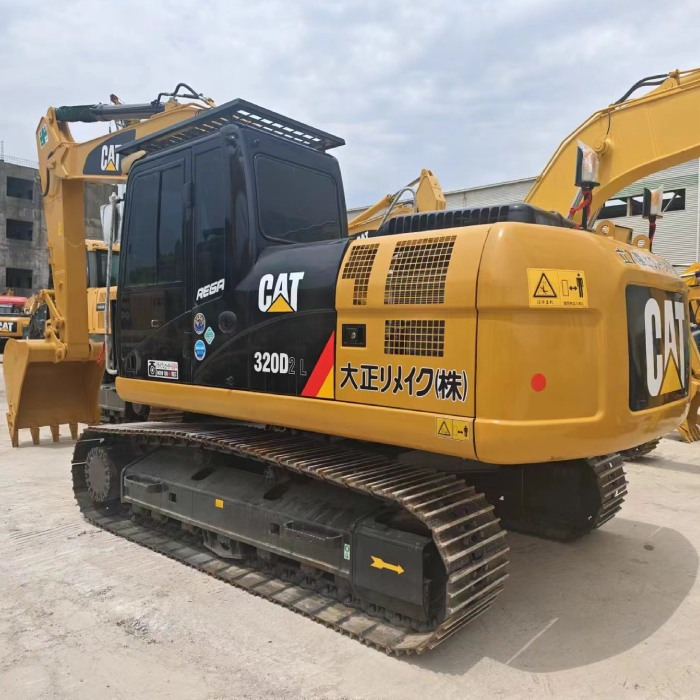 CATERPILLAR 320DL - Ekskavator me zinxhirë: foto 1 CATERPILLAR 320DL - Ekskavator me zinxhirë: foto 1