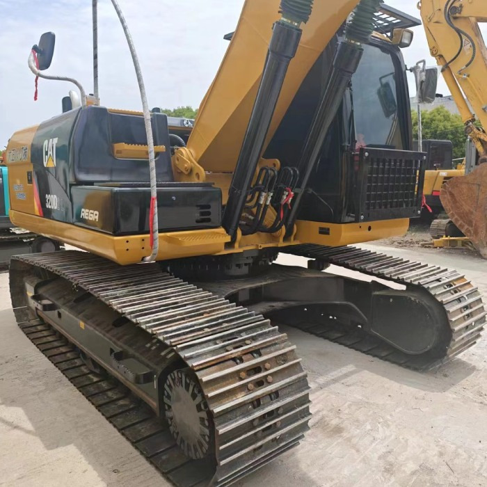 CATERPILLAR 320DL - Ekskavator me zinxhirë: foto 2 CATERPILLAR 320DL - Ekskavator me zinxhirë: foto 2