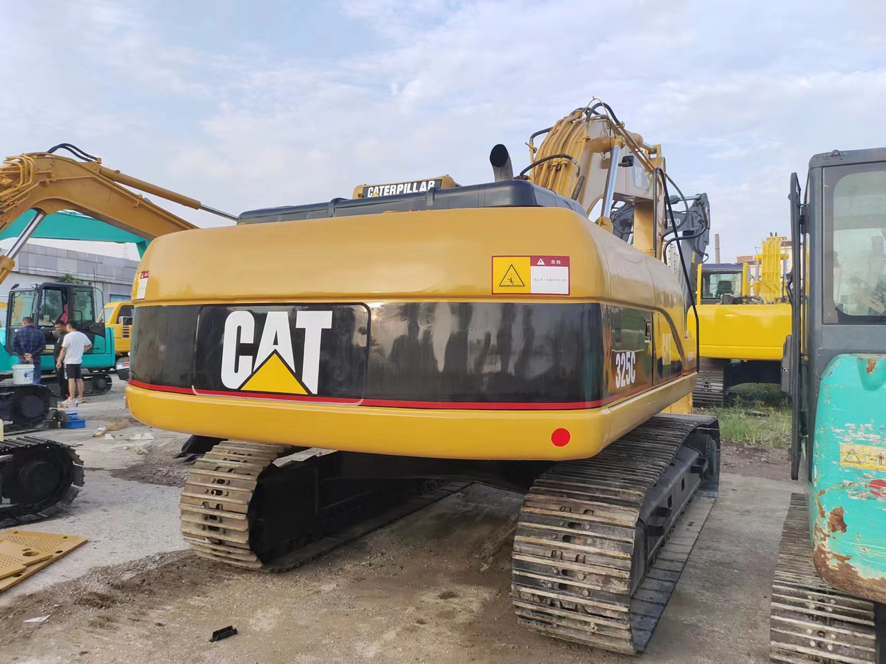 CATERPILLAR 325C - Ekskavator me zinxhirë: foto 5 CATERPILLAR 325C - Ekskavator me zinxhirë: foto 5