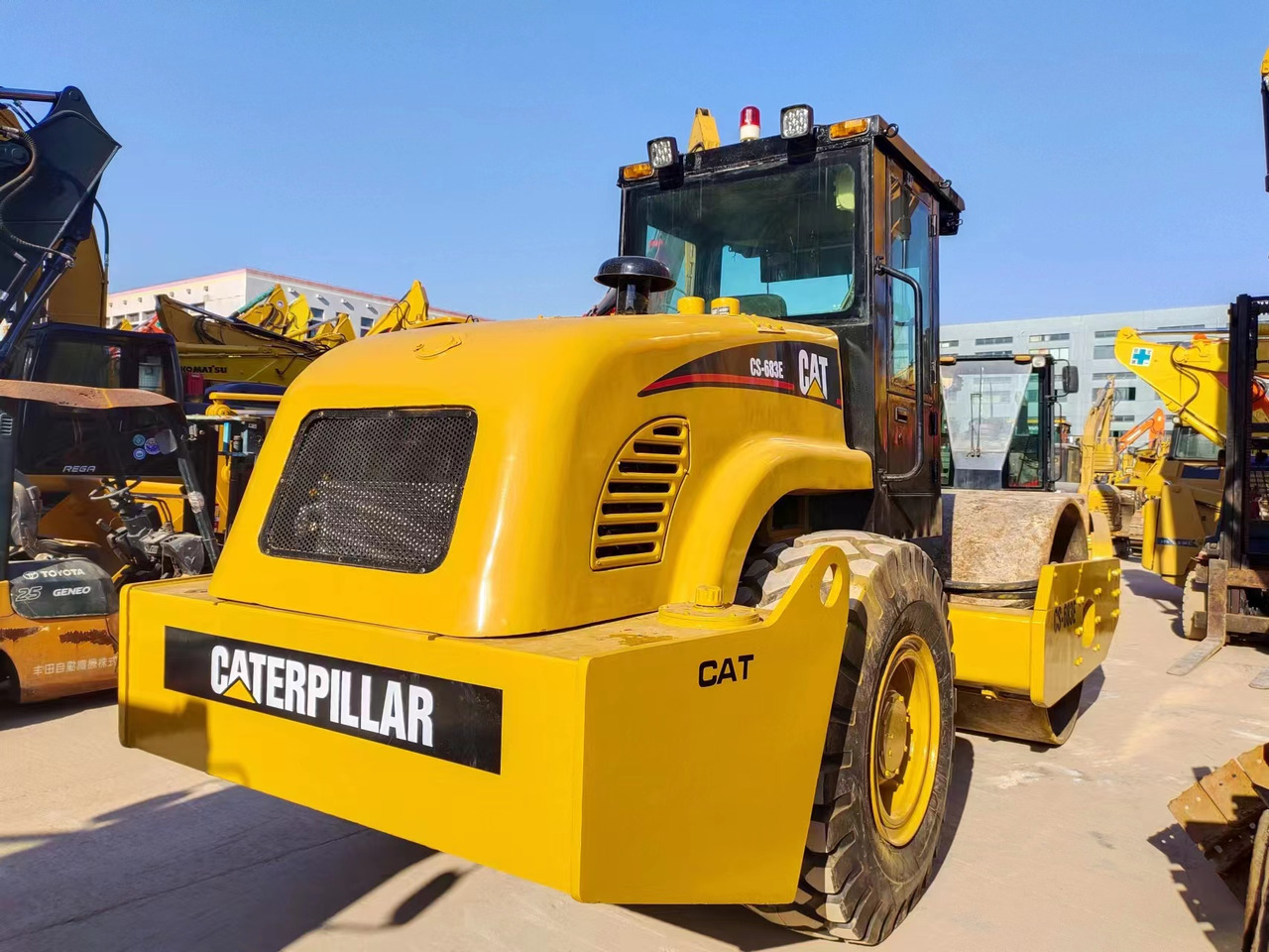 CATERPILLAR CS683E - Ngjeshës: foto 4 CATERPILLAR CS683E - Ngjeshës: foto 4