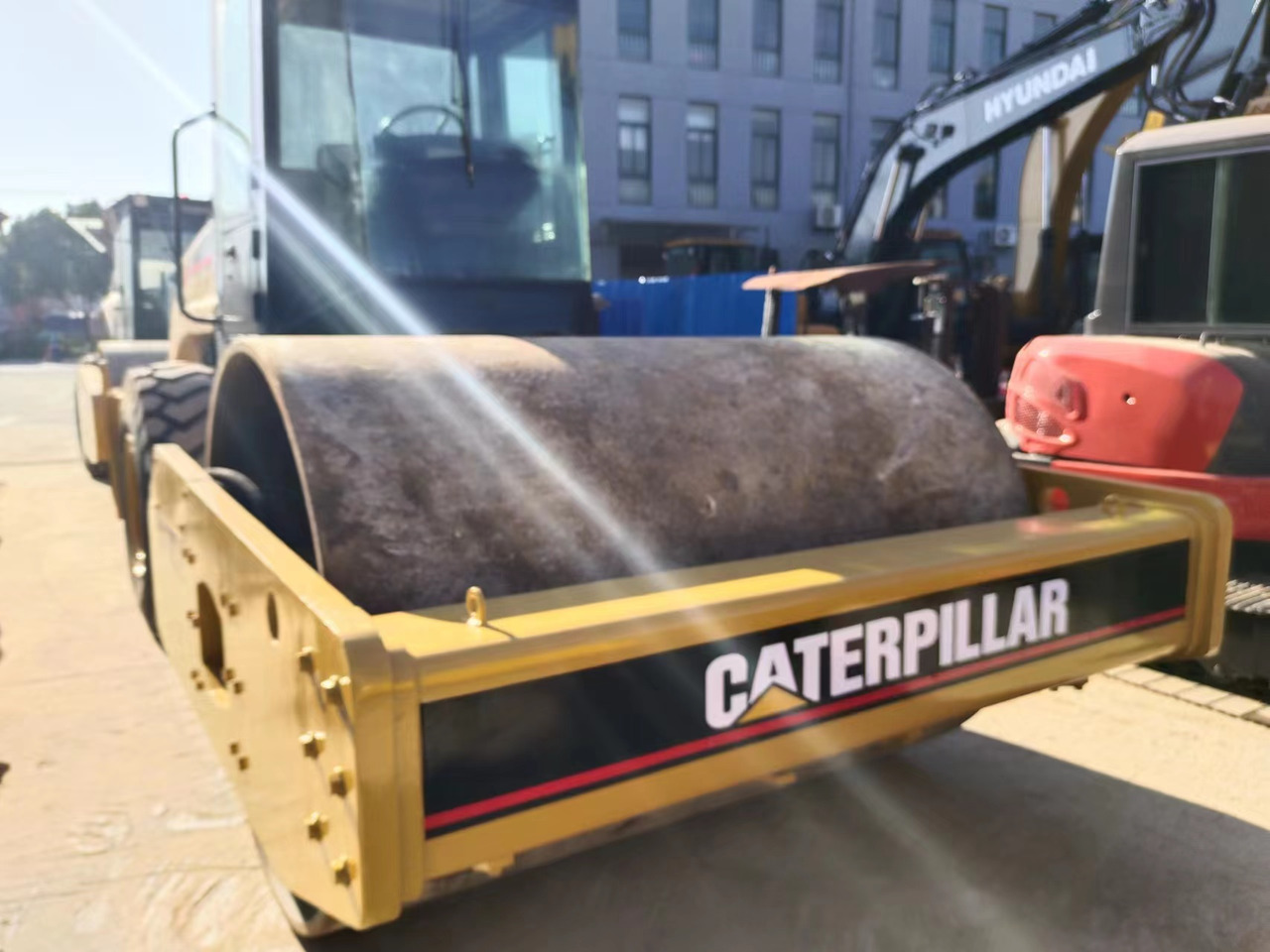 CATERPILLAR CS683E - Ngjeshës: foto 3 CATERPILLAR CS683E - Ngjeshës: foto 3