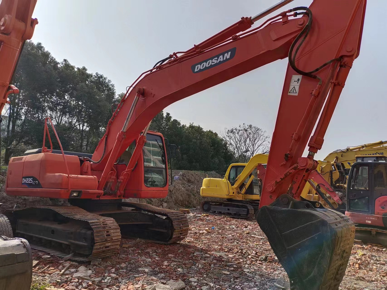 DOOSAN DH225LC-7 - Ekskavator me zinxhirë: foto 4 DOOSAN DH225LC-7 - Ekskavator me zinxhirë: foto 4