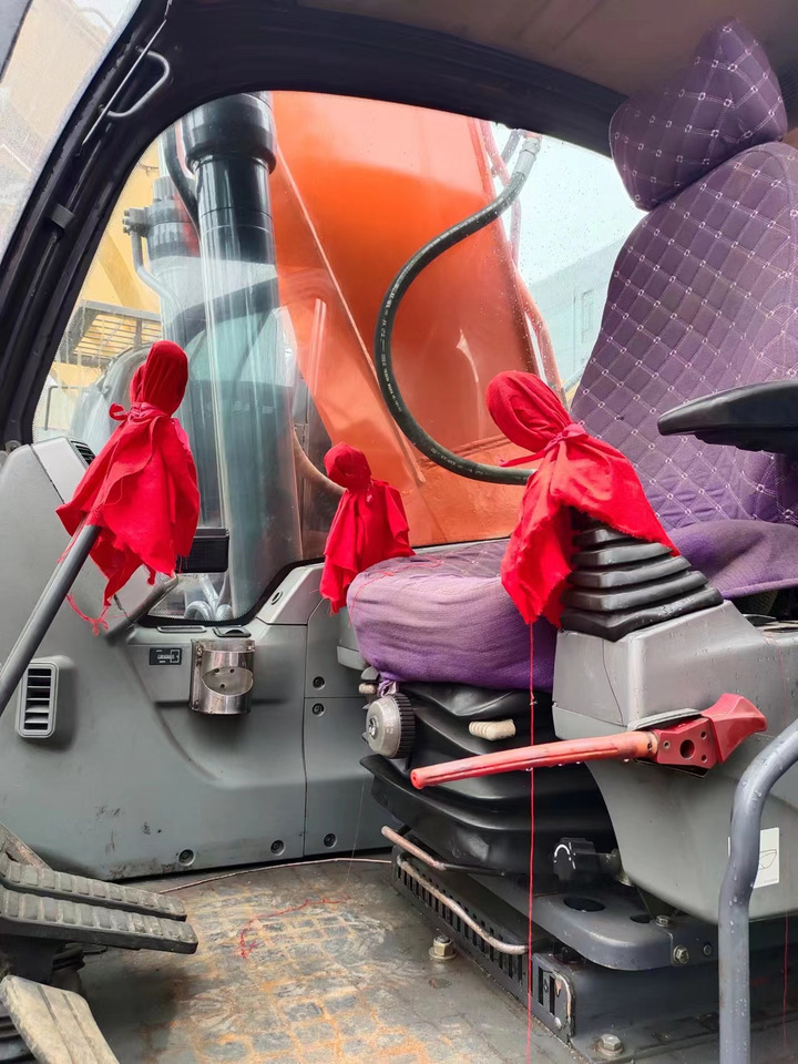 DOOSAN DX225LC - Ekskavator me zinxhirë: foto 3 DOOSAN DX225LC - Ekskavator me zinxhirë: foto 3