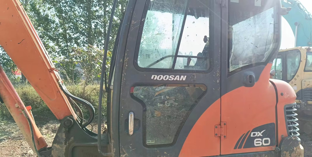 DOOSAN dx60 - Miniekskavator: foto 5 DOOSAN dx60 - Miniekskavator: foto 5
