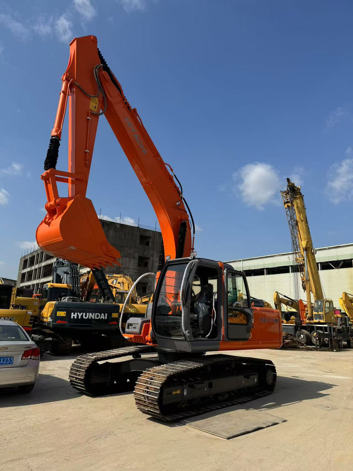 HITACHI ZX200 - Ekskavator me zinxhirë: foto 2 HITACHI ZX200 - Ekskavator me zinxhirë: foto 2