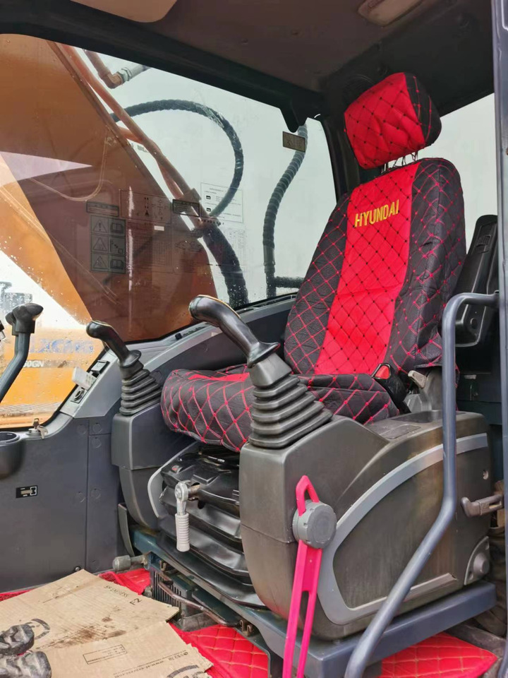 HYUNDAI 305LC-9T - Ekskavator me zinxhirë: foto 4 HYUNDAI 305LC-9T - Ekskavator me zinxhirë: foto 4