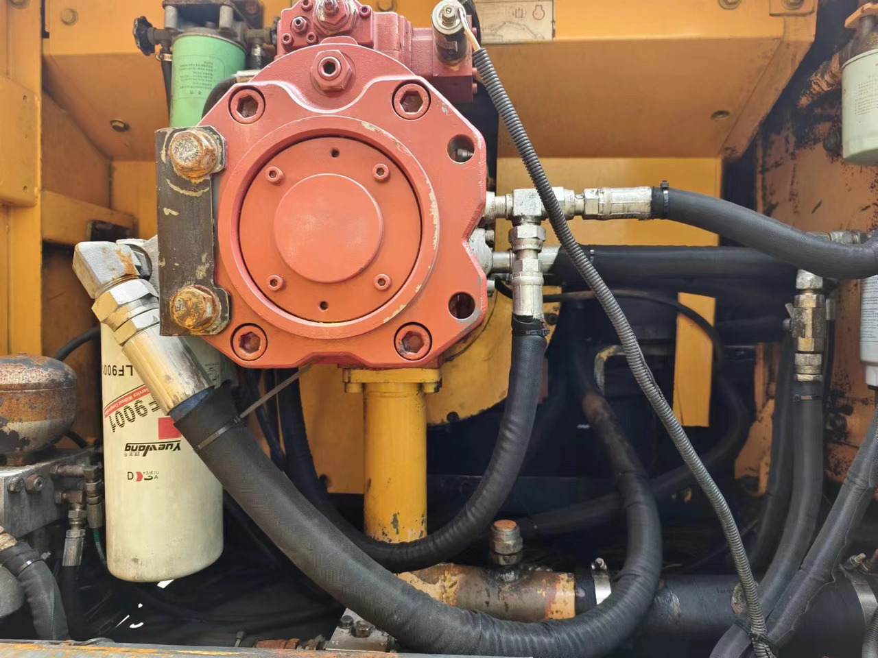 HYUNDAI R485LC9VS R485 - Ekskavator me zinxhirë: foto 5 HYUNDAI R485LC9VS R485 - Ekskavator me zinxhirë: foto 5