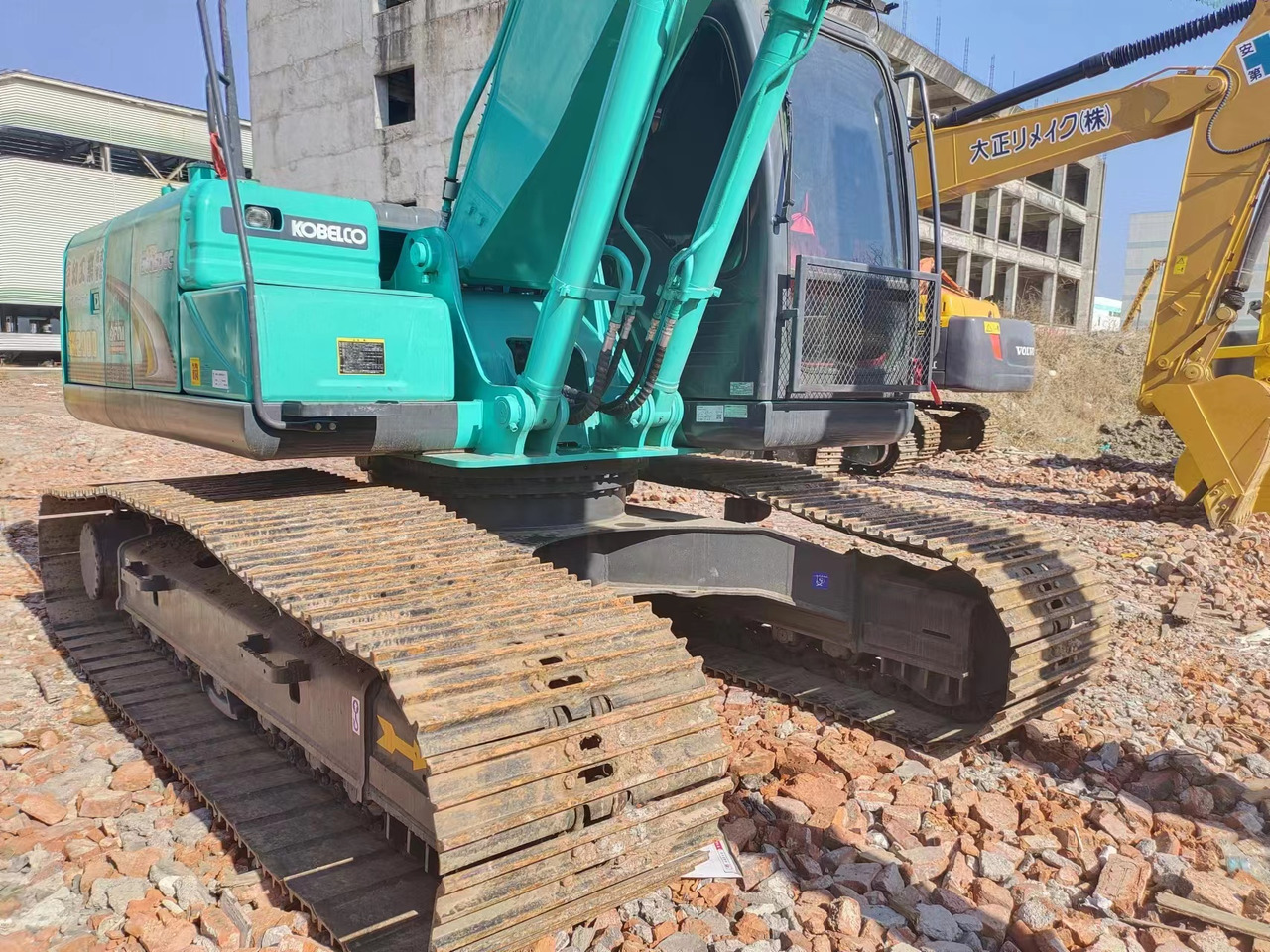 KOBELCO SK200D - Ekskavator me zinxhirë: foto 4 KOBELCO SK200D - Ekskavator me zinxhirë: foto 4